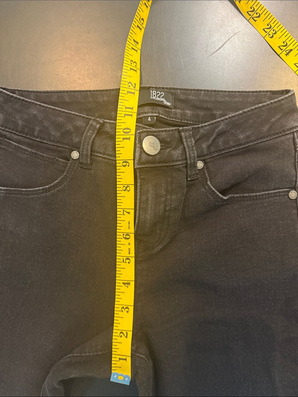 1822 Denim Black Mid-Rise Skinny Jeans raw hem stretch - Picture 7 of 10